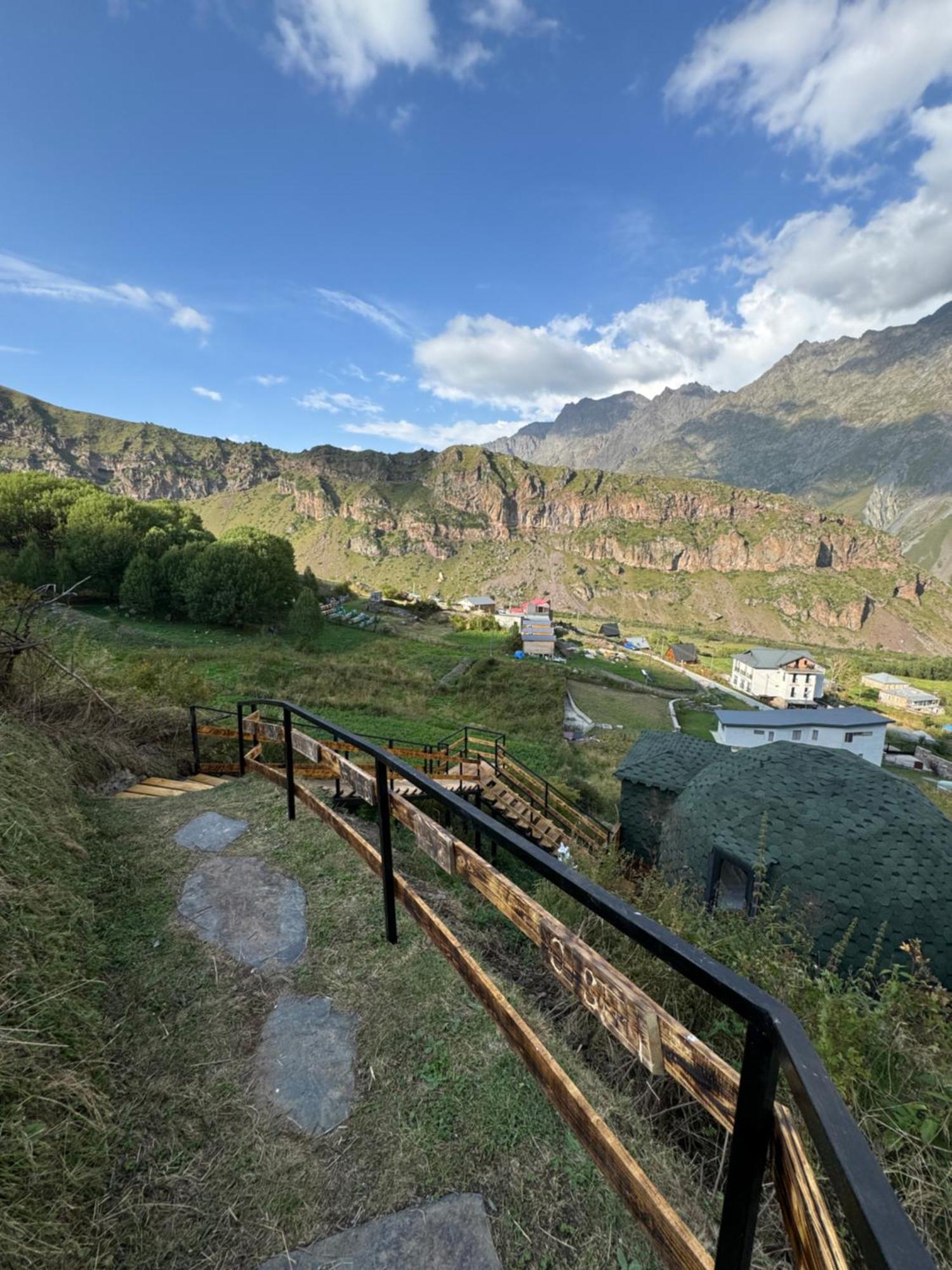 Glamping Emerald Kazbegi Eksteriør bilde